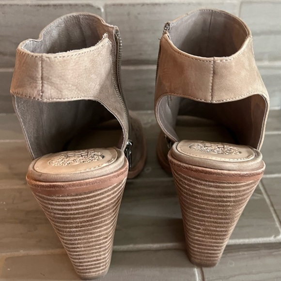 Block Heel Sandels By Vince Camuto Size: 9 - Picture 3 of 6